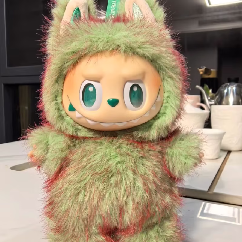 The 3rd generation modified Labubu baby vinyl doll keychain, measuring 17 cm, makes an exciting surprise doll keychain for Christmas or birthday presents for children.